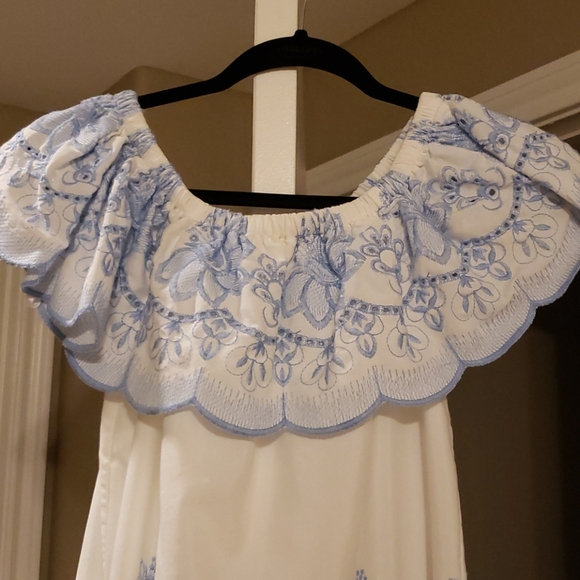 Dress - Picture 2 of 4